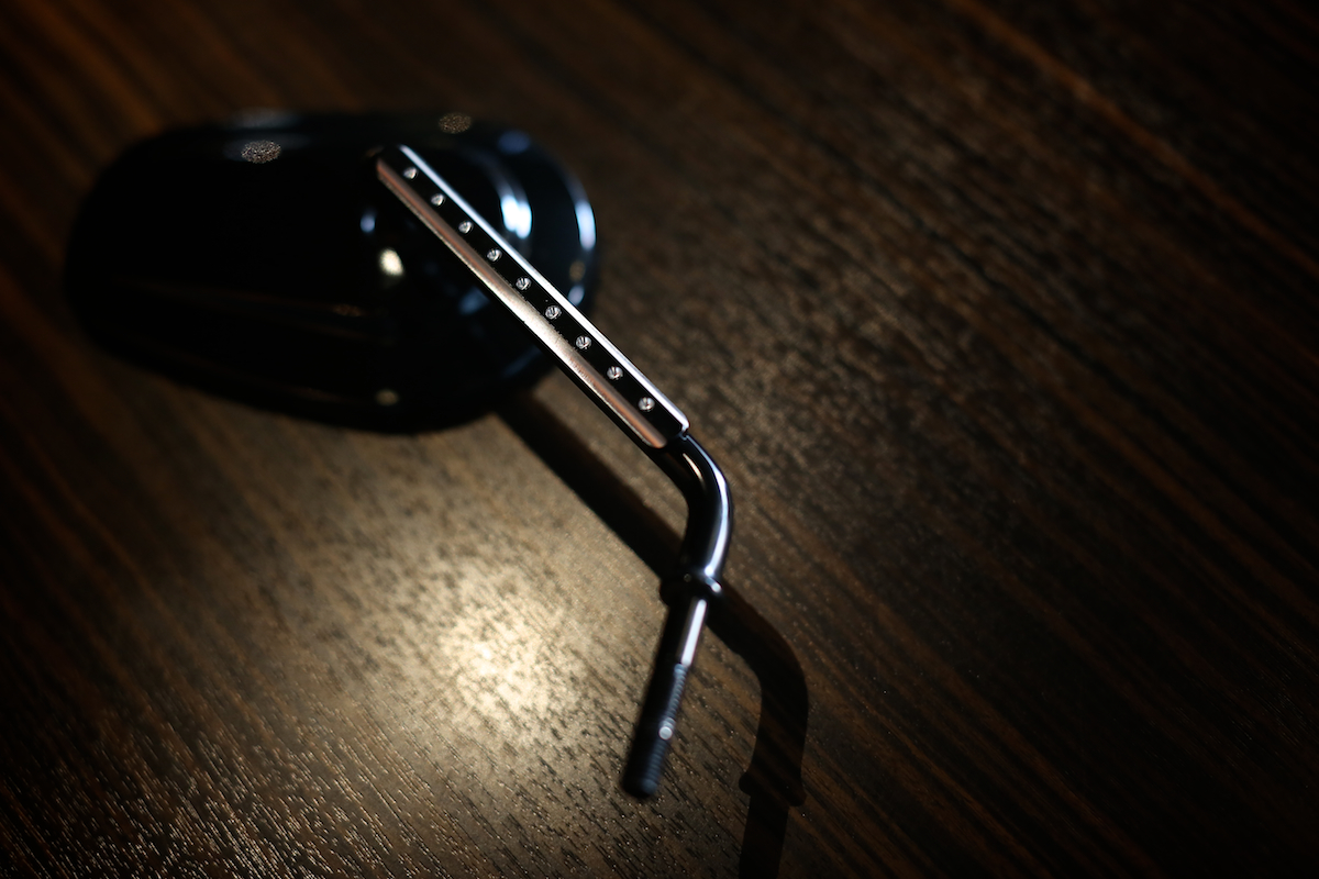 画像2: 取り付け時間僅か5秒! 純正ミラーをCOOLにカスタム!! 抜群の視認性と実用性を兼ね備えたハーレー純正のバックミラーを、COOL且つハイエンドなカスタム・ミラーへと変貌させるミラーティップ。.... www.so-bad-review.com